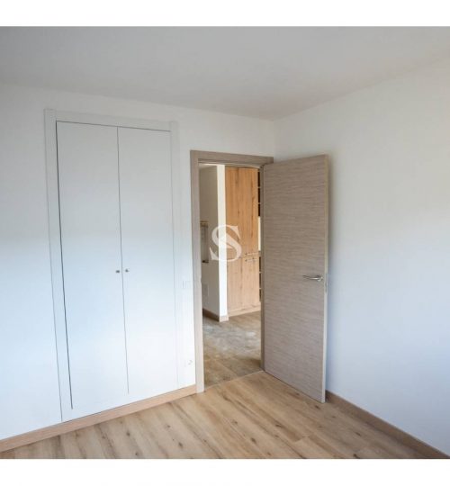Obra Nueva en Canillo, Sterling