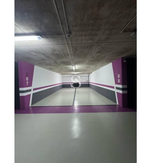 Places de stationnement en ligne double à Encamp – 200 €/mois, Sterling
