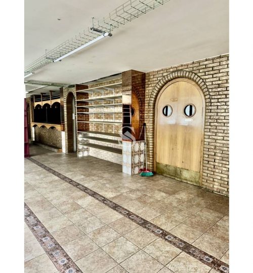 Commercial space for rent in Encamp, Sterling