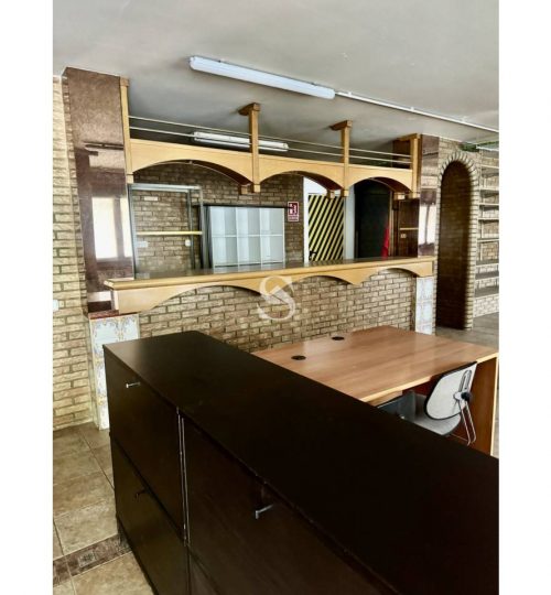 Commercial space for rent in Encamp, Sterling