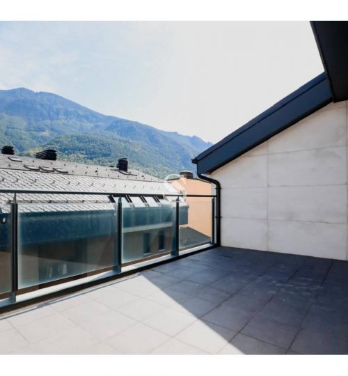 Penthouse for sale in the center of Andorra la Vella, Sterling