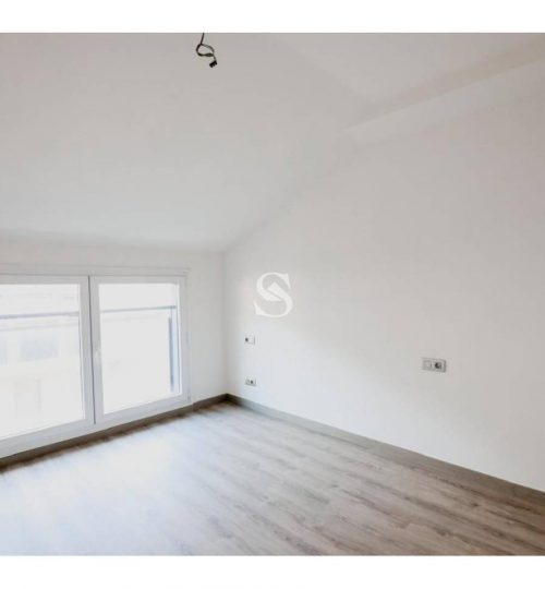 Penthouse for sale in the center of Andorra la Vella, Sterling