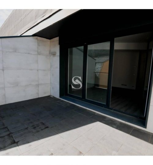 Ático céntrico con 150 m² y terraza en Andorra la Vella, Sterling