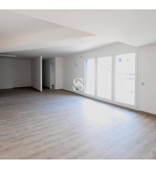 Ático en venta en el centro de Andorra la Vella, Sterling