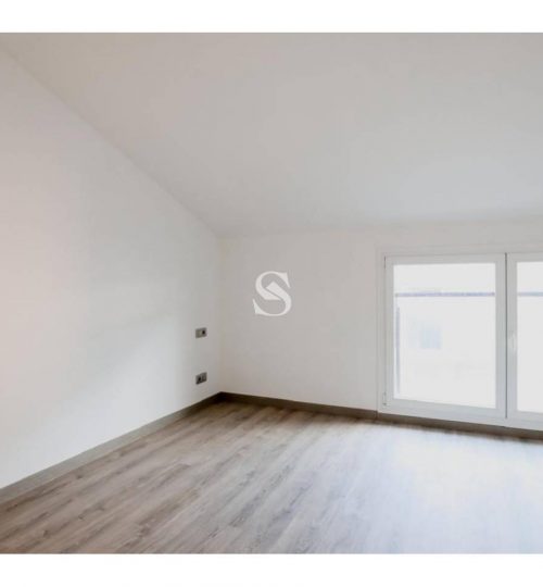 Ático en venta en el centro de Andorra la Vella, Sterling