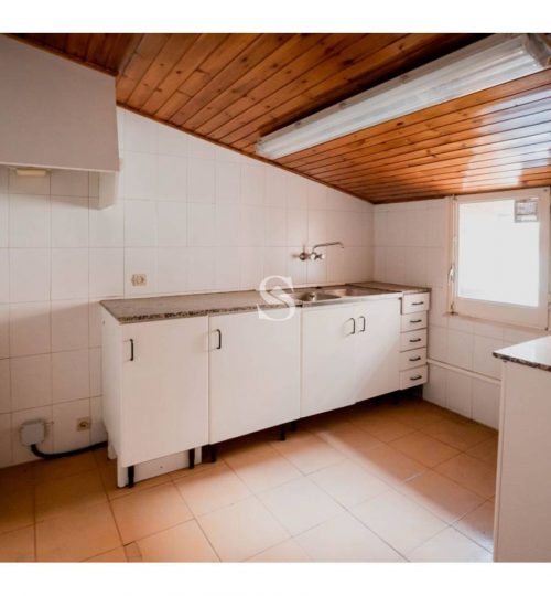 Penthouse for sale to renovate in Encamp, Sterling