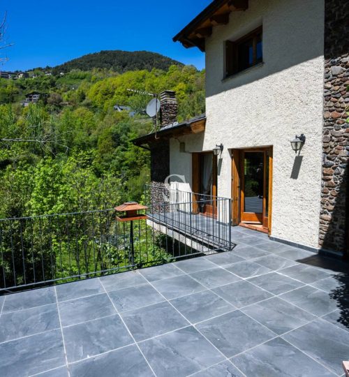 Chalet unifamiliar con jardín y terreno construible en venta – Anyós (La Massana), Sterling