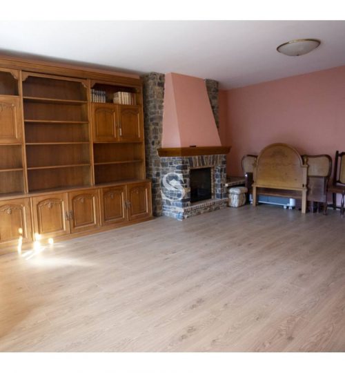 Renovated apartment for rent in La Massana with all-day sun – 5 bedrooms and spectacular views, Sterling