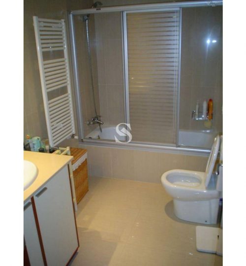 Apartment for sale in Arinsal with terrace, parking and storage room – 2 bedrooms, Sterling