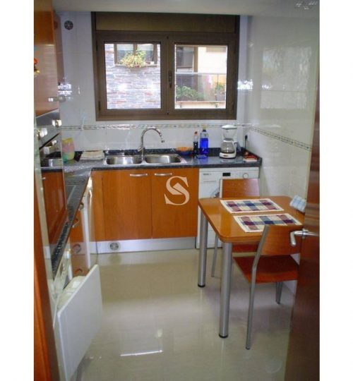 Apartment for sale in Arinsal with terrace, parking and storage room – 2 bedrooms, Sterling