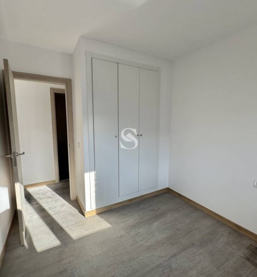 Obra Nueva en Canillo, Sterling