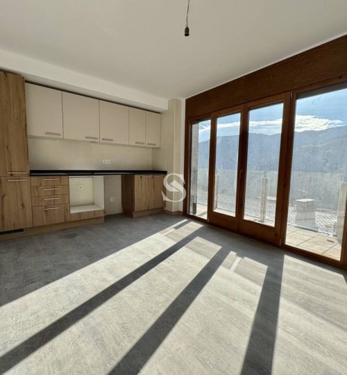 Obra Nueva en Canillo, Sterling