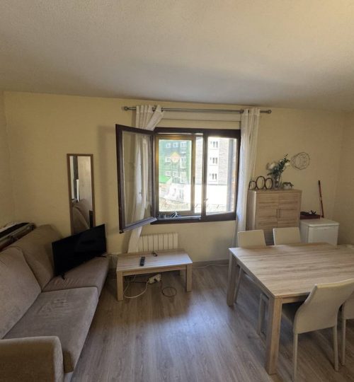 Estudio en venta en El Pas de la Casa – Rentabilidad del 7,2% anual, Sterling