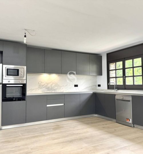 Appartement à louer avec soleil toute la journée et vue dégagée à La Massana, Sterling