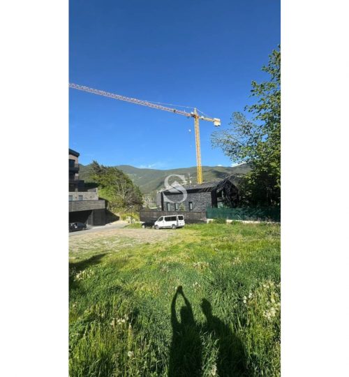 Terreno urbanizable con licencia de obra en venta en Sispony, La Massana, Sterling