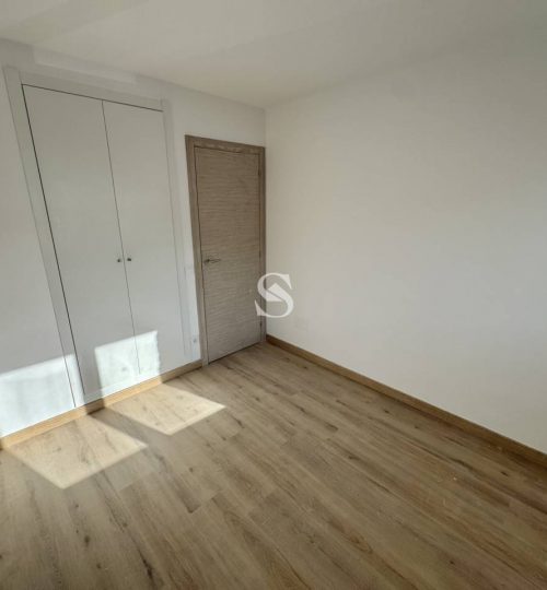 Obra Nueva en Canillo, Sterling