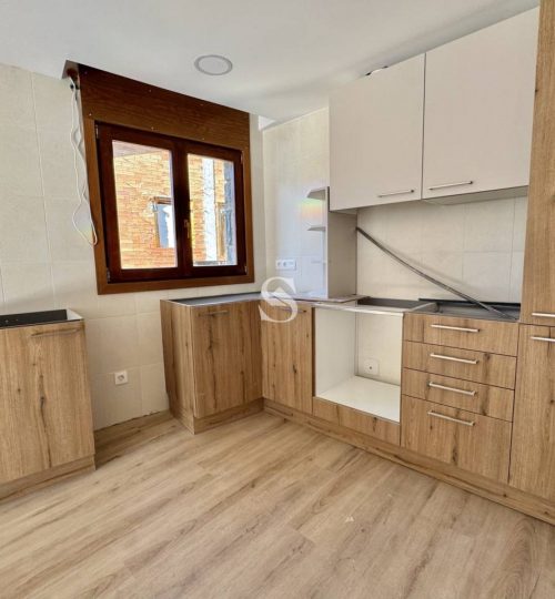 Obra Nueva en Canillo, Sterling