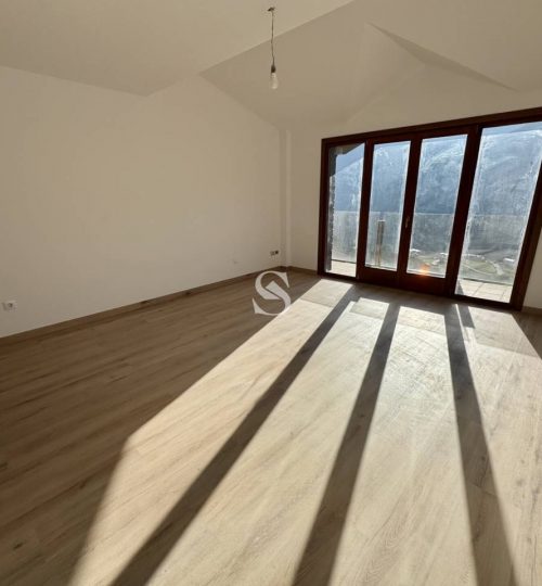 Obra Nueva en Canillo, Sterling