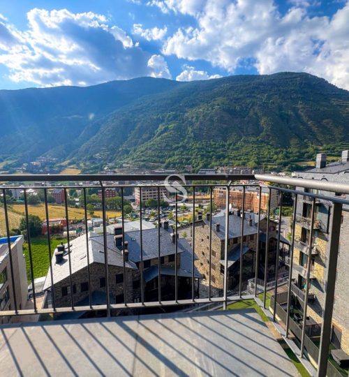 Appartement à Louer à Encamp, 3 Chambres