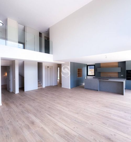 Luxury villa with 403 m² garden, views and high-end finishes in La Massana, Sterling