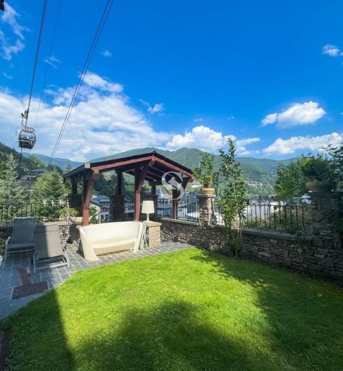 Detached house with garden in La Massana