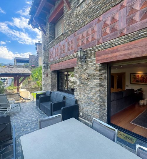 Detached house with garden in La Massana